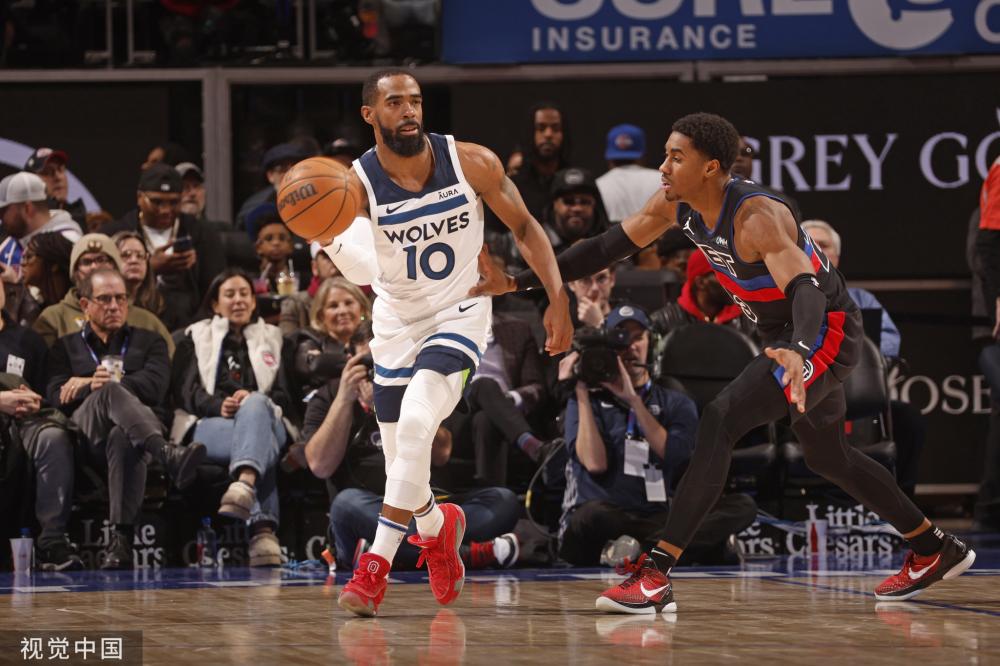 层和球迷都 层和球迷都