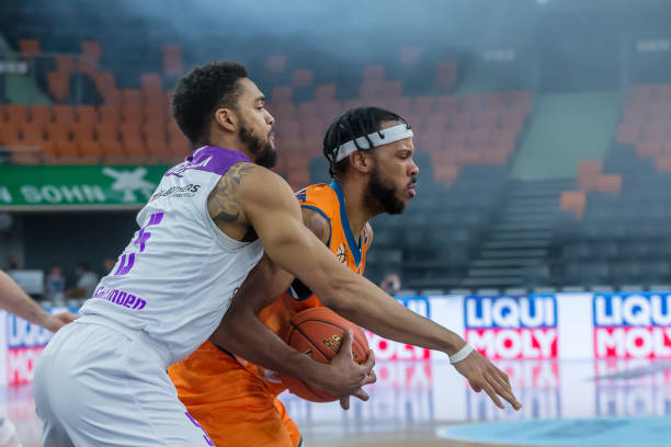 员之间的心 员之间的心